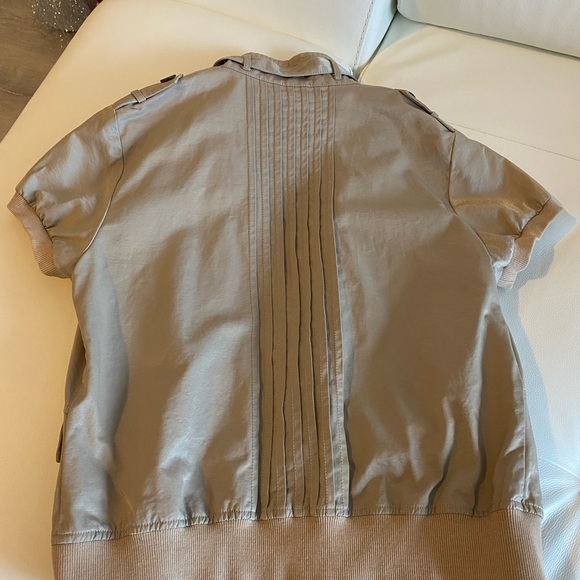 Short Sleeve Jacket. - Picture 8 of 15
